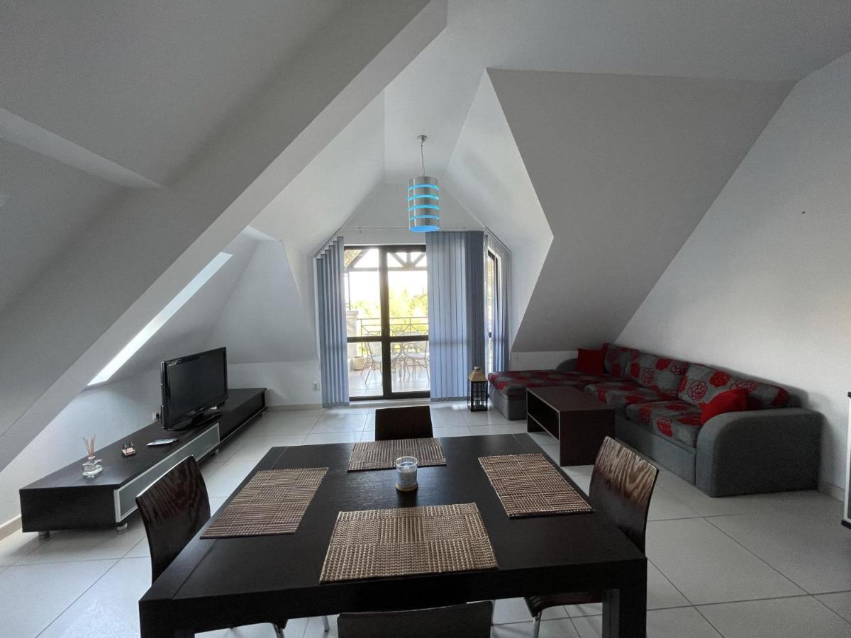 Stunning 2-Bed Apartment In Sea Resort Varna セインツ・コンスタンティン＆ヘレナ エクステリア 写真
