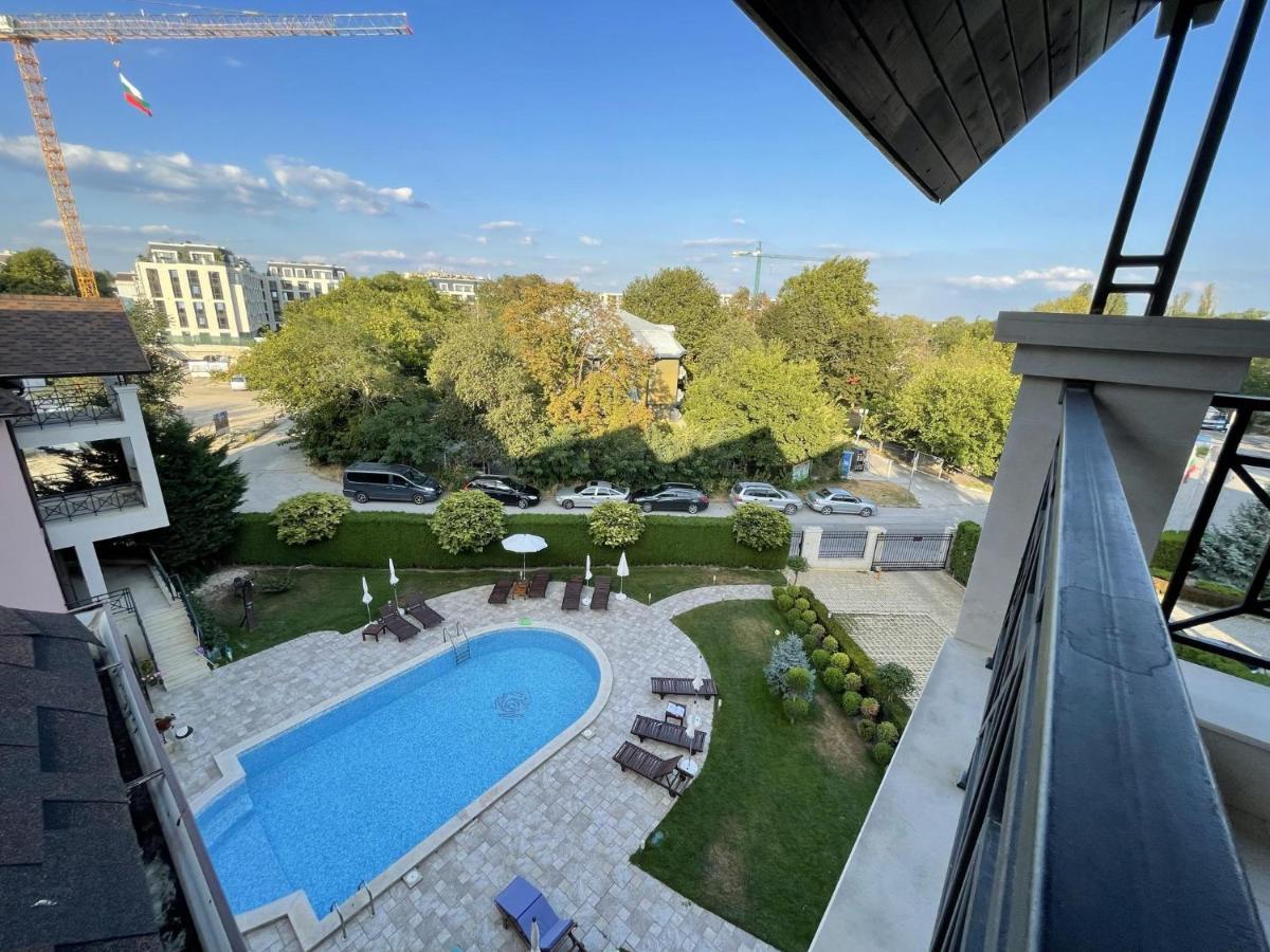 Stunning 2-Bed Apartment In Sea Resort Varna セインツ・コンスタンティン＆ヘレナ エクステリア 写真