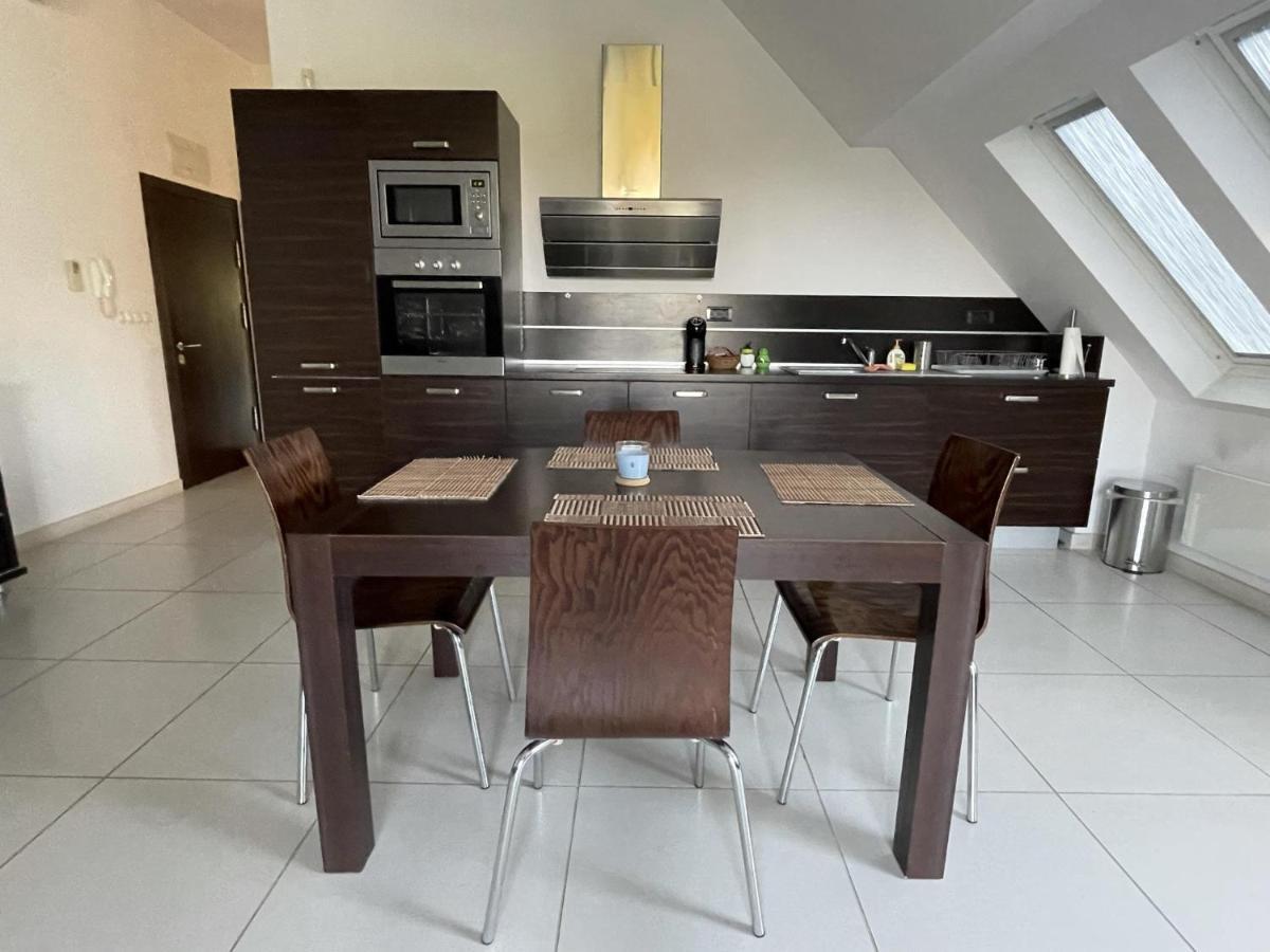 Stunning 2-Bed Apartment In Sea Resort Varna セインツ・コンスタンティン＆ヘレナ エクステリア 写真