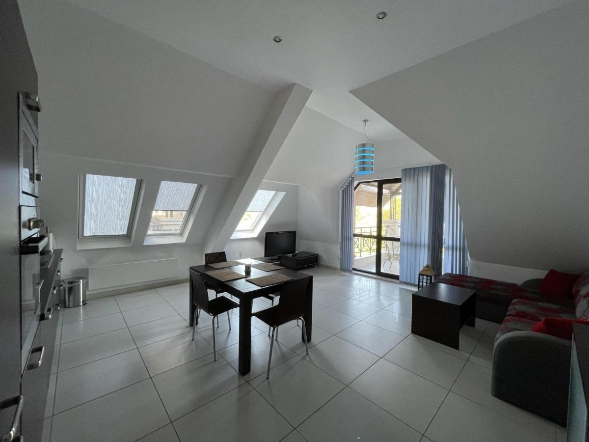 Stunning 2-Bed Apartment In Sea Resort Varna セインツ・コンスタンティン＆ヘレナ エクステリア 写真