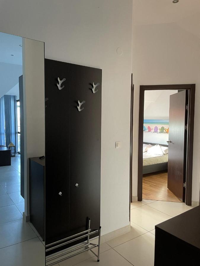 Stunning 2-Bed Apartment In Sea Resort Varna セインツ・コンスタンティン＆ヘレナ エクステリア 写真